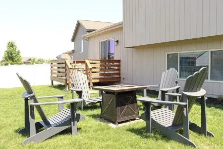 Happily Home - West Omaha Slps 10