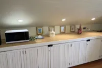 Country Comfort near Nashville at the Flying Pig Inn Hotels in Cheatham County