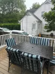 2 bedroom apartment on the first floor near Navy Base and downtown Newport.