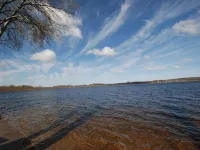 Lake House with Sandy Beach and Amazing Sunsets Ξενοδοχεία στην πόλη Barry County