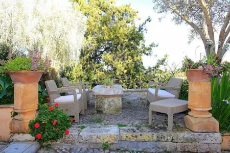 Relax at Mallorca Villa Cas Padri Jordi Отели рядом с достопримечательностью «Royal Charters Mallorca»
