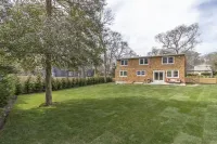 Newly Renovated Hamptons Home Near the Beach
