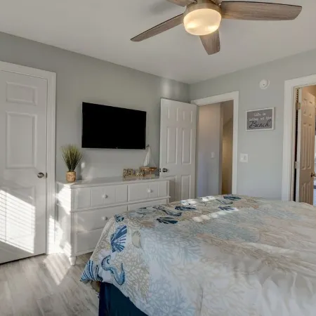 Dream Getaway a Gorgeous Private Oceanfront with Hot Tub Sleeps 12