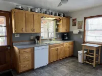 House minutes from Pymatuning Lake! Hotels in West Shenango Township