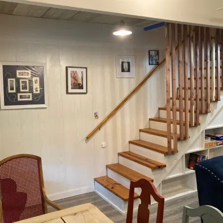 Tranquil retreat on 16 acres sleeps 10 guests. Отели в г. Изард
