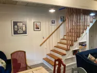 Tranquil retreat  on 16 acres sleeps 10 guests.