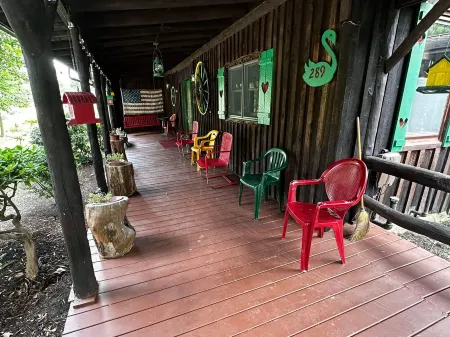 Charming Cabin near 7Springs/Ohiopyle/Fallingwater w/lots of room to spread out