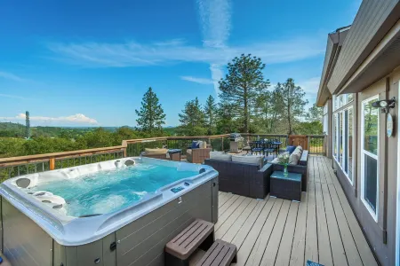 Hot Tub - BBQ - Pool Table - Mountain View - Close to Wedding Venues