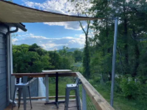 Modern Cabin retreat.  A world away but 3 miles from downtown Asheville.