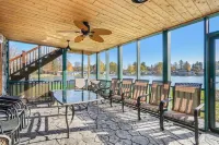 Derby Lodge - Lake Living at Its Finest! Hotels in Montcalm County