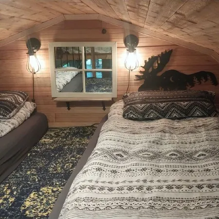Cabin in the Cedars.Close to Lake,Town & Mountain
