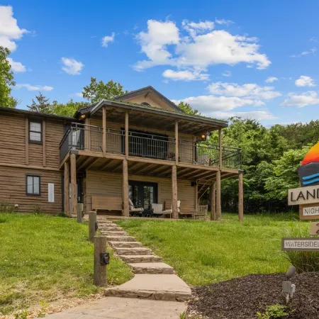 Spacious Resort Cabin – Sleeps 16, Minutes to Silver Dollar City!