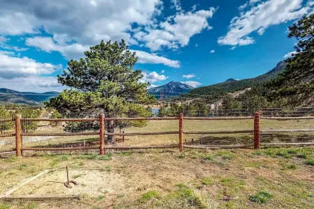 Mary's Lake Cabin   #20-NCD0129