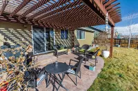 Beautiful Warm and Spacious Home, 3bed/2 full bath
