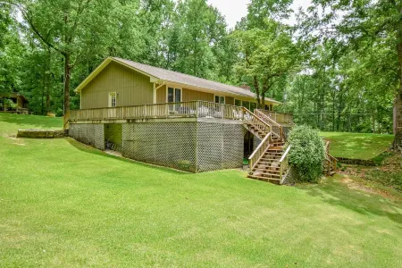 Spacious Cabin on Lake Martin!
