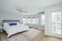 Beachblock Oasis: 5BR Designer Charm w Private Driveway! Ripley's Believe It or Not! Museum周辺のホテル