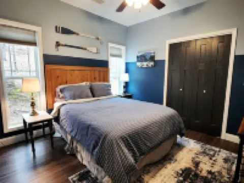 Bunk/Game Room, Near Lake, Pet Friendly, Firepit, FUN! Hotels in Stephens County