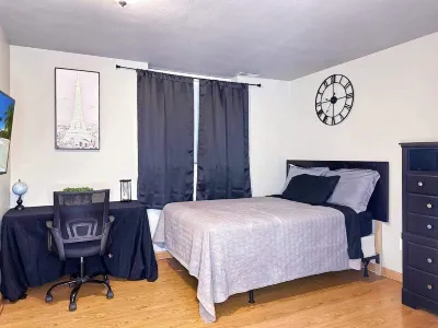 Pennwood Guesthouse Private Basement Suite Hotels near E Salon & Med Spa