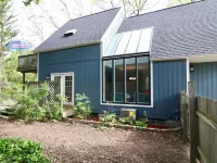 Family friendly!  Walk to Fishtown, beaches, shops and restaurants.