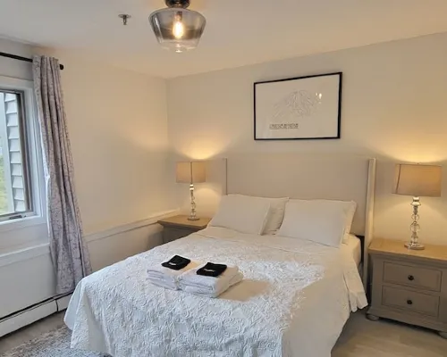 Newly Renovated 2BR - walk to lift;  walk to Stratton Village; easy parking Hotels in Stratton Mountain