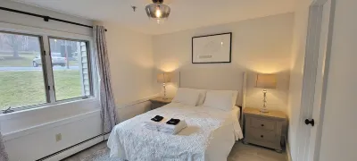 Newly Renovated 2BR - walk to lift;  walk to Stratton Village; easy parking Hotels near Green Mountain National Forest