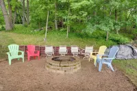 Charming Lakefront Cabin on Clean & Clear Big Pine Lake. Pet Friendly!