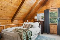 The Wildflower:  Mountain Views, Sauna, Hot Tub, Game Room, Fire Pit, Sleeps 12
