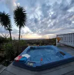 Mongoose Manor- Modern guesthouse / amazing views Hotels near Kula Kai Caverns