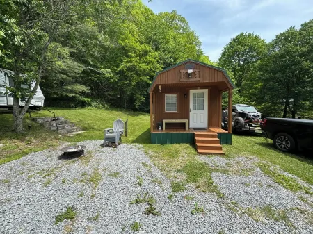 Pickles Place<br>Cabin located at trailhead of Hatfield and Mccoy/outlaw trails