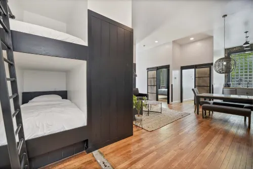 A Cleveland Modern and Historic Apartment