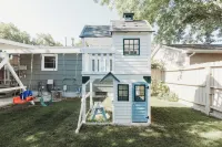 Centrally located 4Bedroom, 5 BEDs & 2Bath; Beautiful backyard