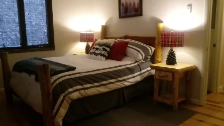 Incredible Grandfather Mountain Views! Отели в г. Севен Девилс