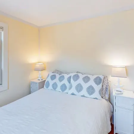 Charming Chatham Cottage
