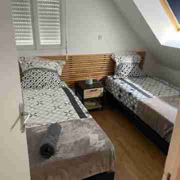 Belle Maison Avec Jardin et Parking Privée Rooms