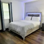 Cozy 2-bedroom & 1.5 Baths  apartment in enchanting Baltimore with WiFi, AC 홈랜드 센터 주변 호텔