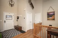 Perfect Mountain Family Getaway with Hot Tub & Fire Pit - Ski, Bike, Fish, Golf!