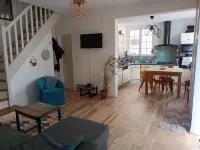 Maison de Ville Avec Terrasse de 30 m2, Proche des Transports en Commun et Paris Hotels in Pomponne