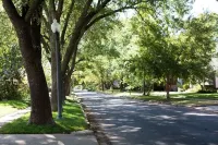 OU campus home w king bed / 20 mi to OKC Thunder Hotels near The University of Oklahoma