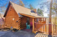 Summer Sizzle! Less Than 1 Mile to Parkway! Hot Tub!  Views! Hotels near Heartland Antiques & Collectibles