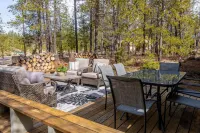Newly Renovated & Listed! Across from SHARC & Walk to Village! 10 SHARC PASSES