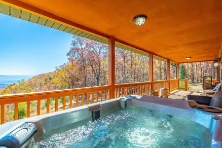Cast Iron Cabin - Hot Tub & Mountain View - Near Chattanooga
