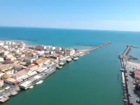 Rare and typical holiday house 400 m from the beach !!! Hotels in Agde