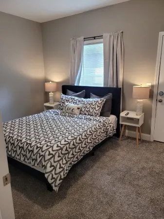 NewRiverGem - Near RU, Virginia Tech & Appalachain Trail, Pet Friendly!