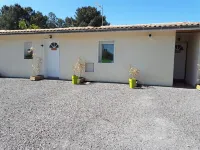 Vacation Rental Bassin d'Arcachon 2/3 Pers Quiet Location Close to Amenities and Beach Hôtels à proximité de : Lac de la Magdeleine