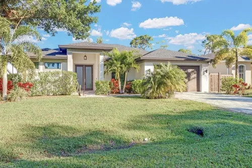 Amazing Outdoor kitchen & Private Screened In Pool