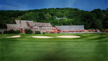 Windfall @ Quechee Club VT: Cozy Updated Condo  A/C, Fireplace -Ski -Golf -Renew