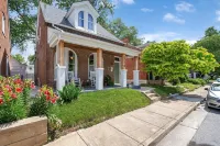 BEAUTIFUL Historic 3 Bedroom Upscale Guesthouse!! Hotels near Jaycee Park