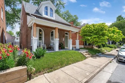 BEAUTIFUL Historic 3 Bedroom Upscale Guesthouse!! Hotels near St. Charles Historic District