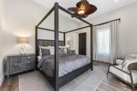 Private Indoor/Outdoor Pool & Waterfront Oasis on Siesta Key