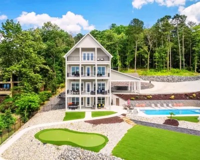 Luxe 8BR Lakefront Home, Private Pool, Hot Tub, Gameroom, Putting Green, Firepit